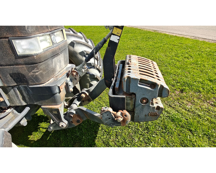 New Holland TM150