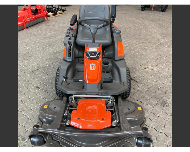 Husqvarna R418TsX AWD