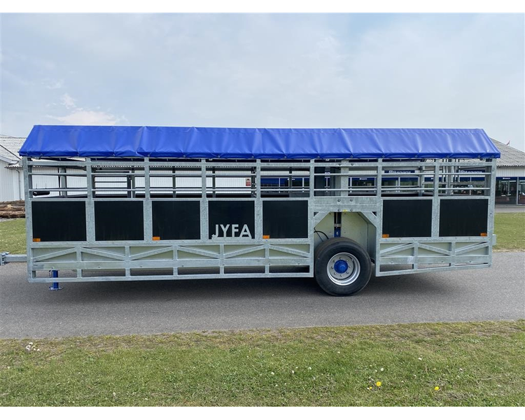 Jyfa 8 mtr. med hydr. Kreaturvogn