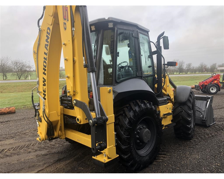 New Holland B115D PÅ LAGER TIL OMGÅENDE LEVERING