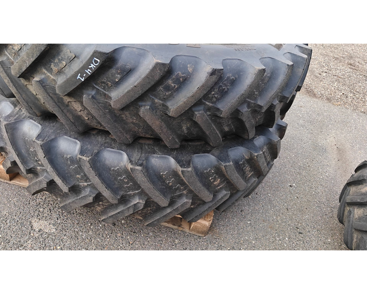 sprøjtehjul 380/90R46 - 270/95R36 XXX New Holland T7.170