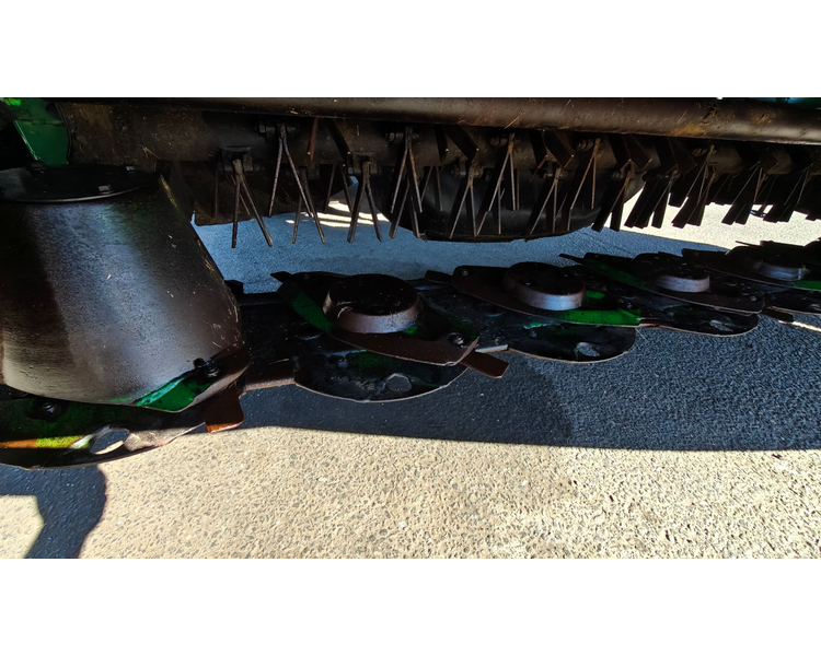 John Deere 131 frontskårlægger