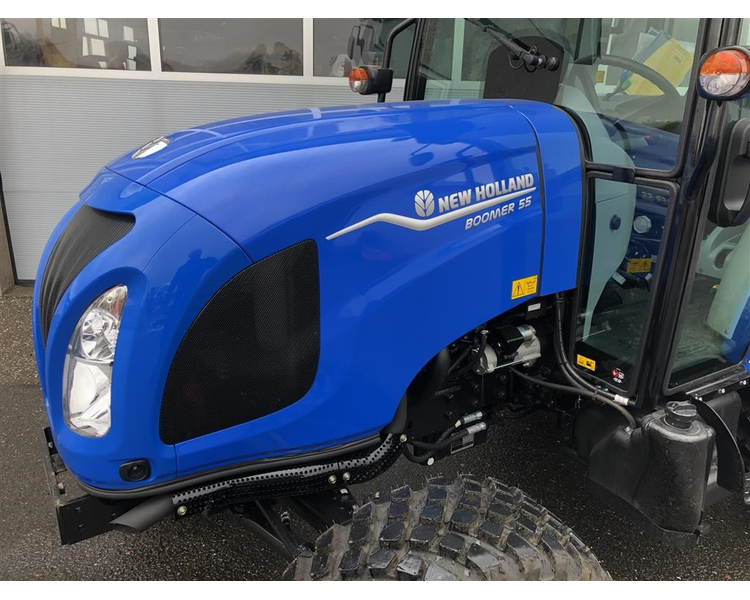 New Holland Boomer 55