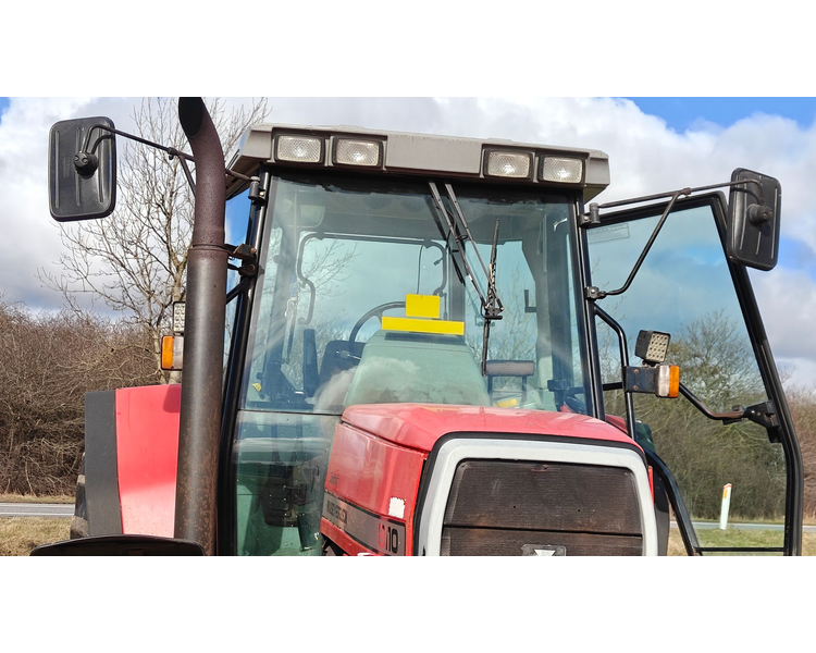 Massey Ferguson 8110