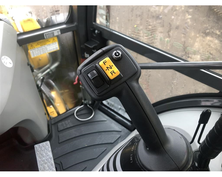 New Holland B115D PÅ LAGER TIL OMGÅENDE LEVERING