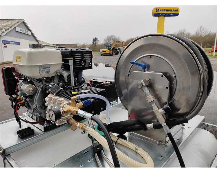 AB Mobil 220/20-1000 Honda 13hk el-start OBS: 1000 liter vandtank, 50 meter slange