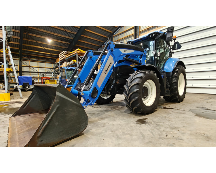 New Holland T7.175 AC !!! På vej ind !!!