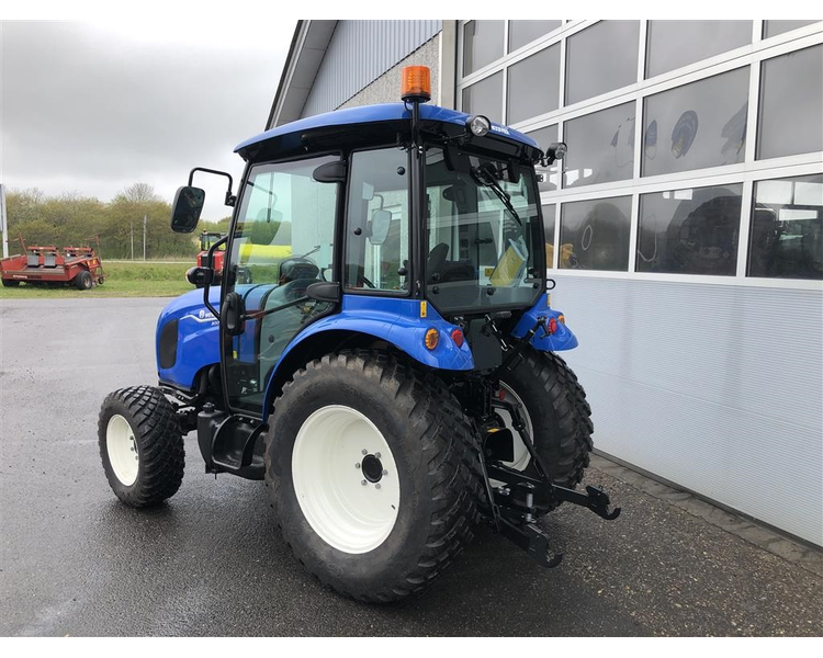New Holland Boomer 55