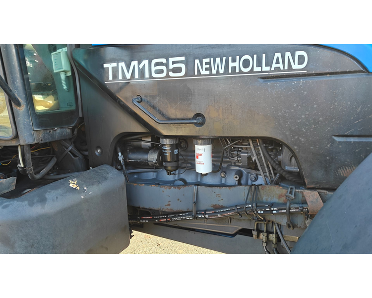 New Holland TM 165