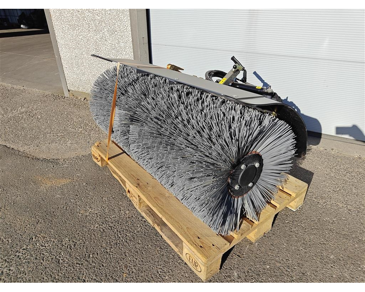 Timan 3330 4WD MEGET PÆN STAND - KOST; V-PLOV, SPREDER