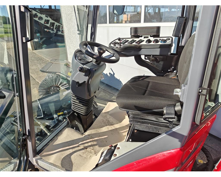 Timan 3330 4WD MEGET PÆN STAND - KOST; V-PLOV, SPREDER