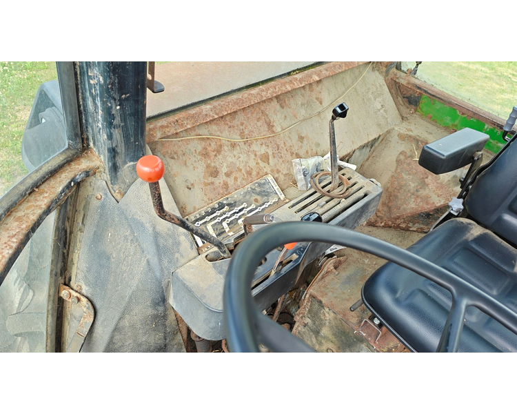 John Deere 4230
