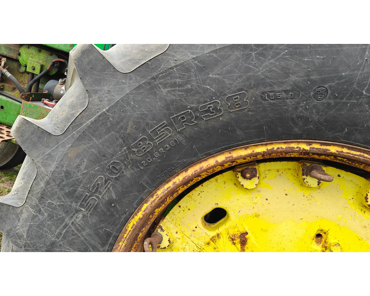 John Deere 4230