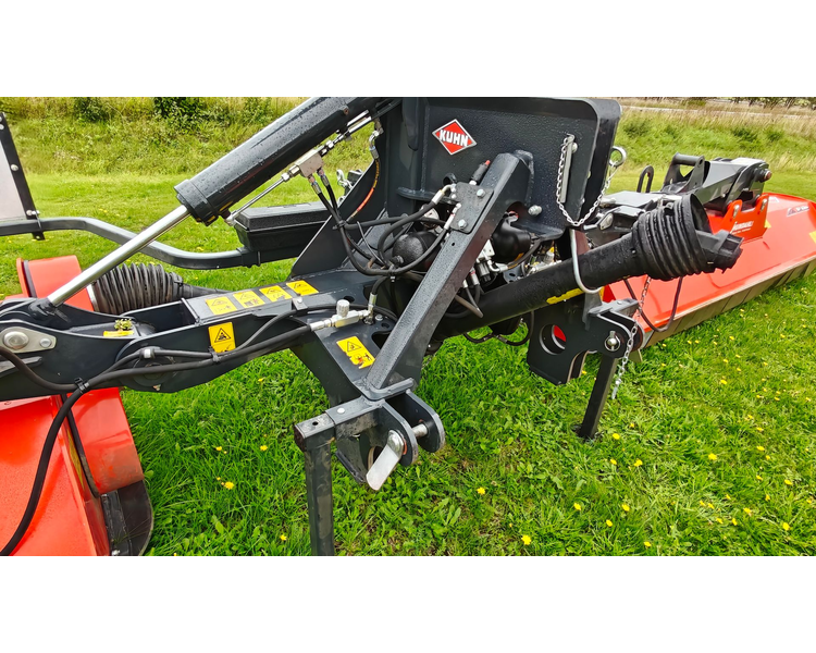 Kuhn BP 8300 og BPR 305