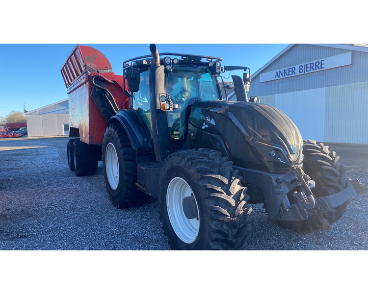 Alsidig Højtip Alsig 25km3 vogn + Valtra T 214