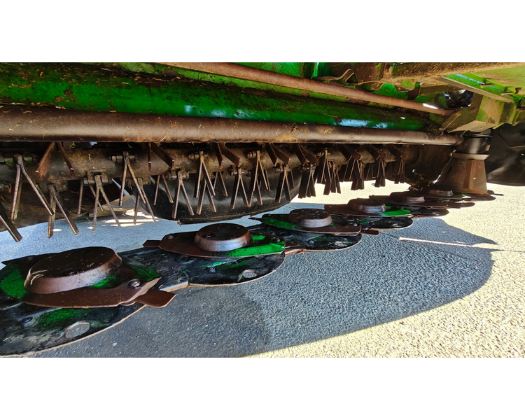 John Deere 131 frontskårlægger