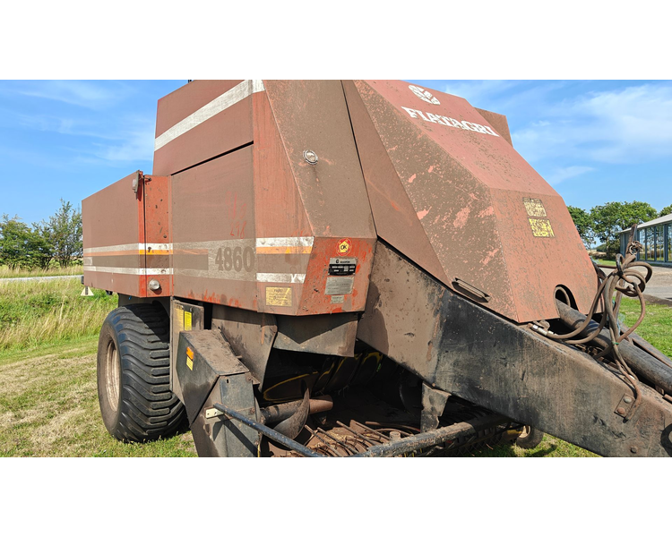 Hesston 4860