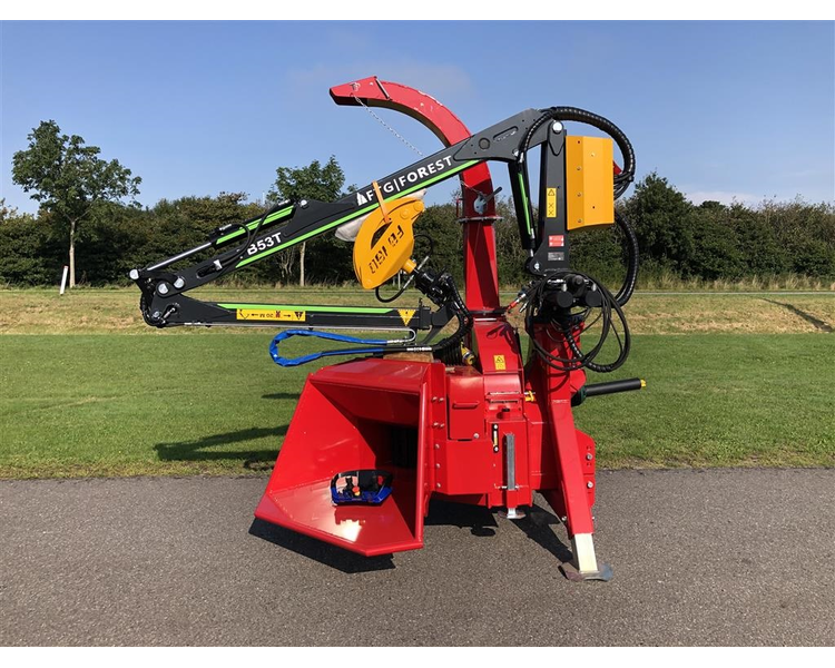 TP 270 PTO K med FTG 5,3m kran med fjernbetjent joystick.