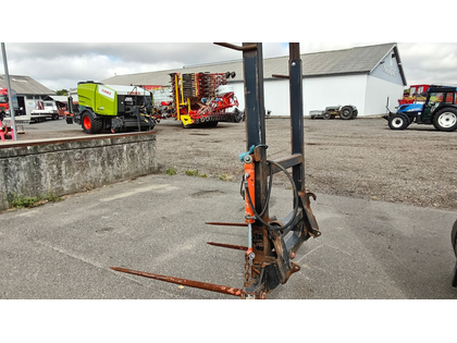 - - - Storballespyd m/EURO beslag Med hydraulisk opklap