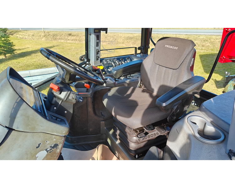 New Holland TM 165