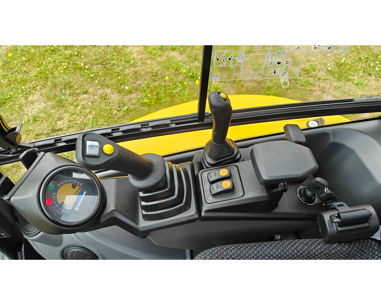 New Holland E25D