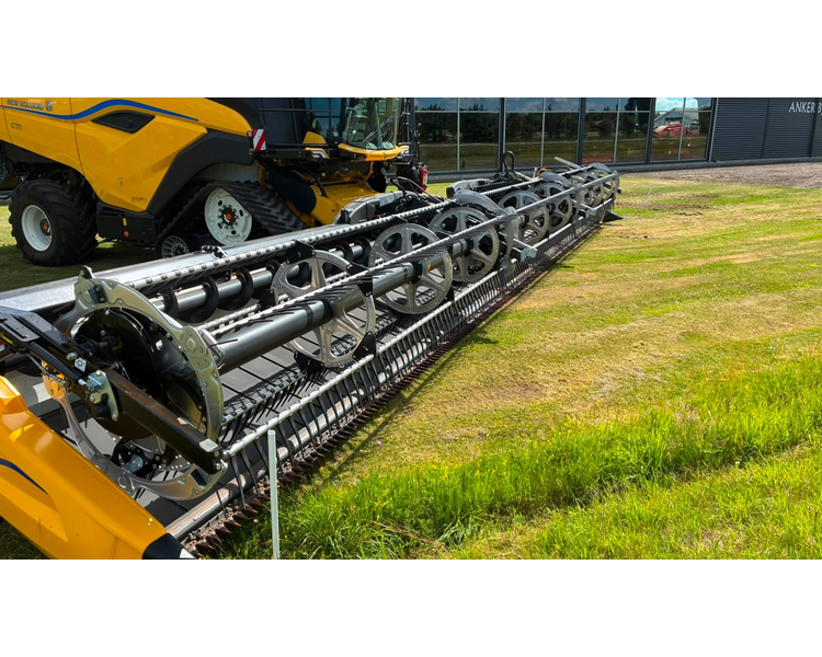 New Holland CR 11