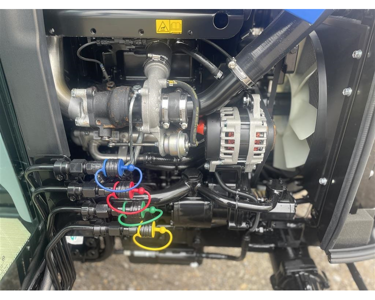 New Holland BOOMER 35 HST Cab - Flotation hjul