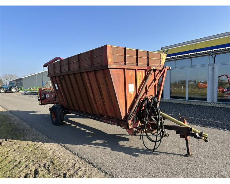 TP TP150  Monteret på højtipvogn.