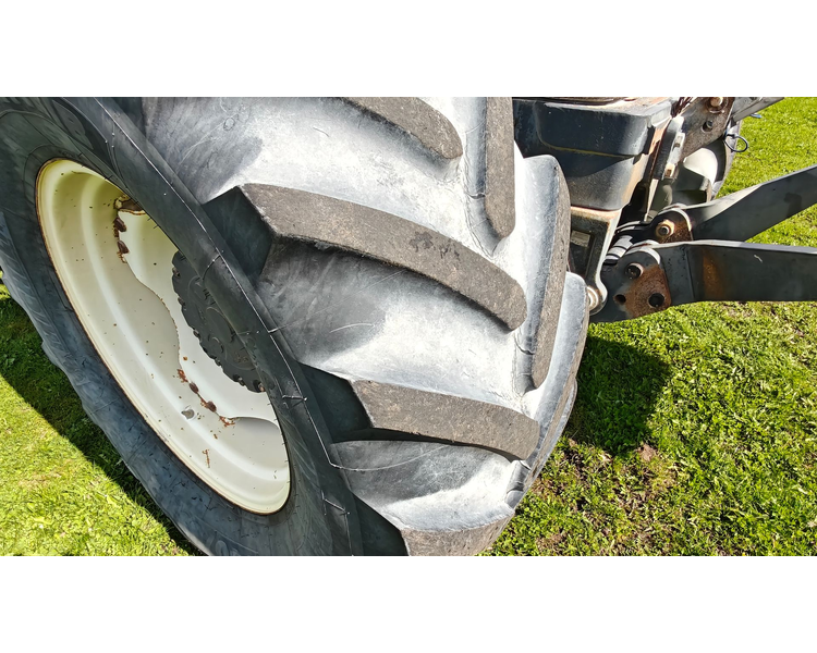 New Holland TM150