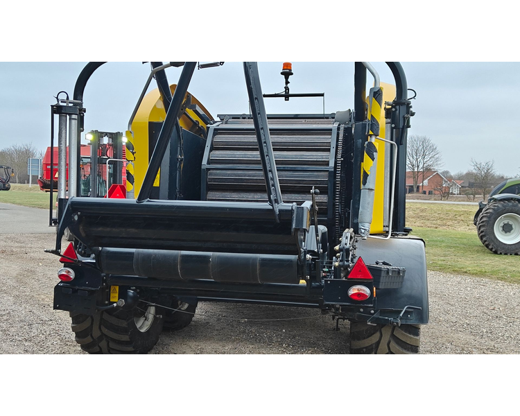 New Holland RB 125 COMBI