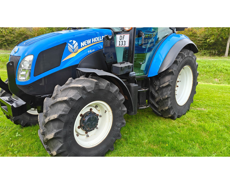 New Holland T4.95 Med frontlæsser