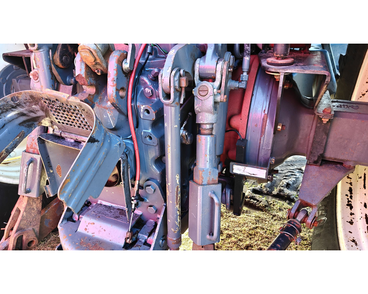 New Holland TM 165