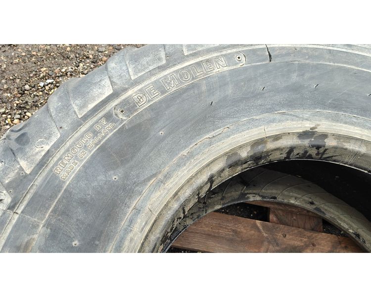 De Molen 425/65R22.5 XXX