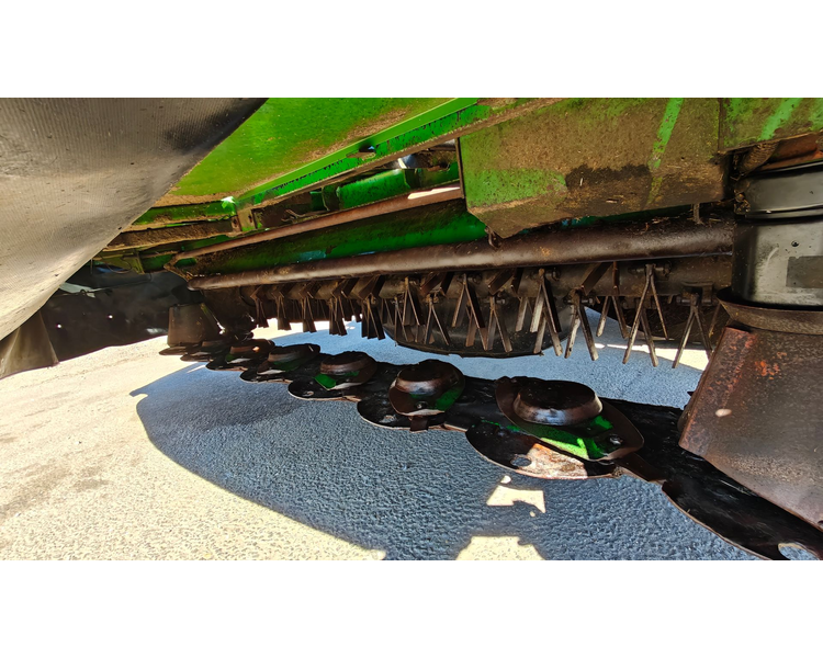 John Deere 131 frontskårlægger