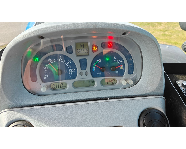 New Holland T7050 AUTO COMMAND