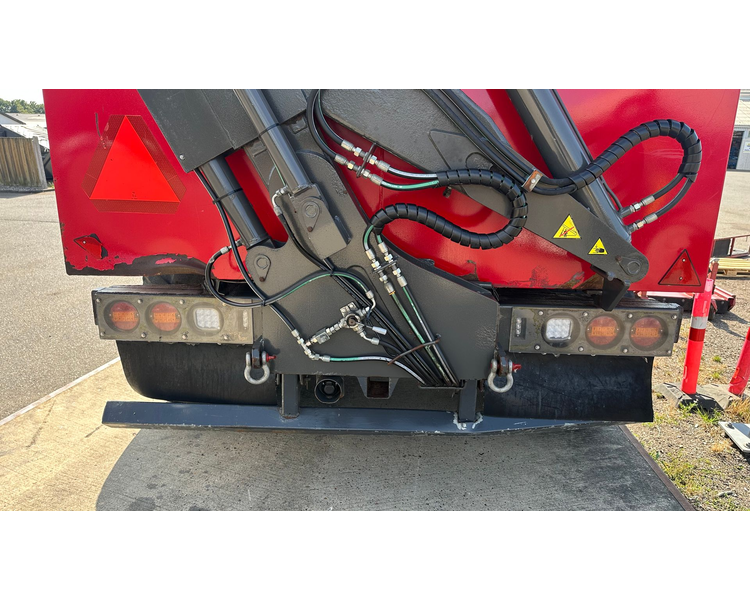 Valtra T234s Med Jenz 360 Flishugger og Alsidig 23m3 Flisvogn