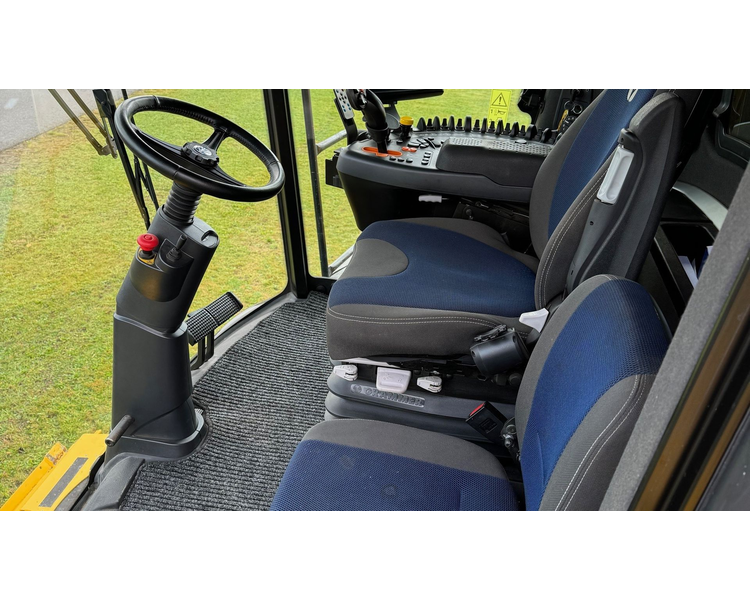 New Holland CR10.90
