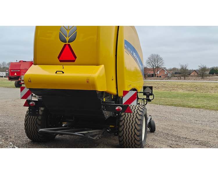 New Holland Roll-Belt 180 Superfeed