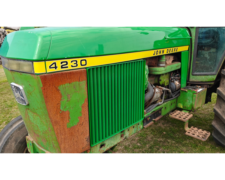 John Deere 4230