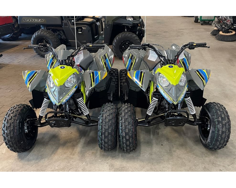 Polaris Outlaw 110 Flag & hjelm