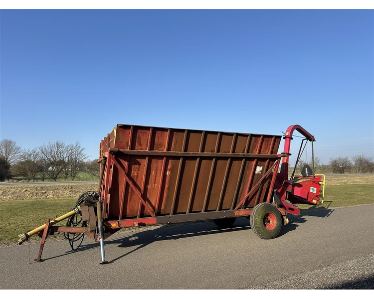 TP TP150  Monteret på højtipvogn.