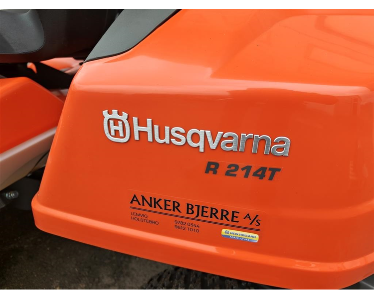 Husqvarna R 214T - 103cm klippebord OBS: inkl. 103cm klippebord