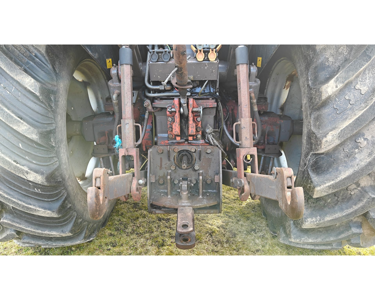 Massey Ferguson 8110