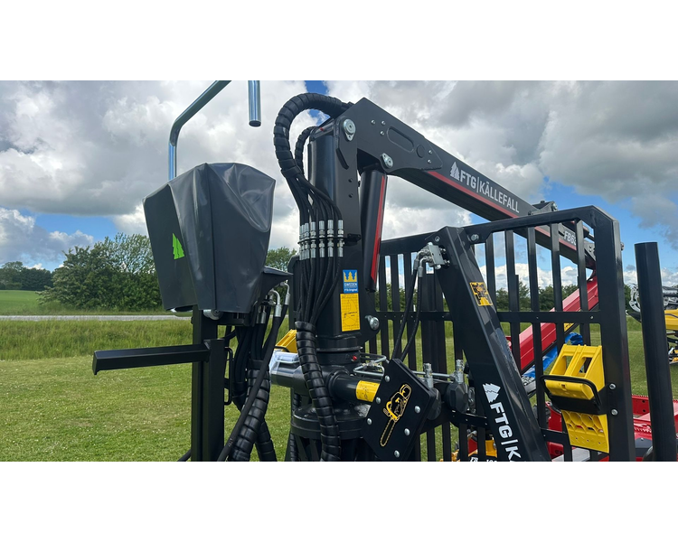 FTG-Källefall FB90 / FB63Ts FTG FB90 skovvogn med 63m kran