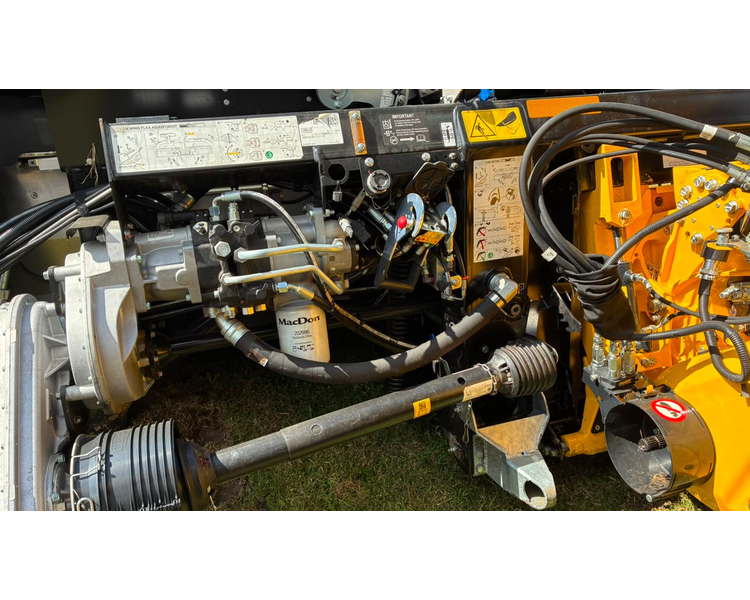 New Holland CR 11