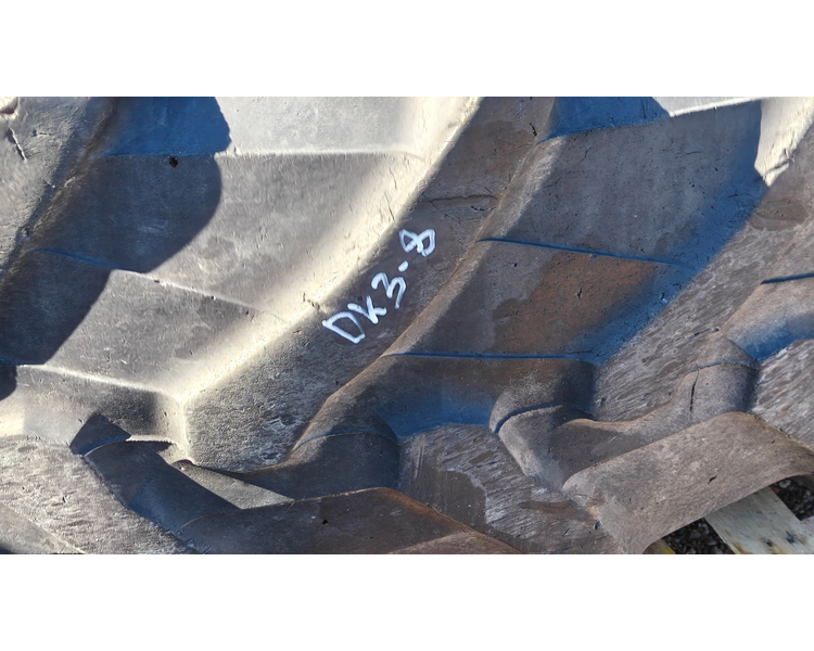 - - - 520/85 R38 XXX Inkl. 7 låse