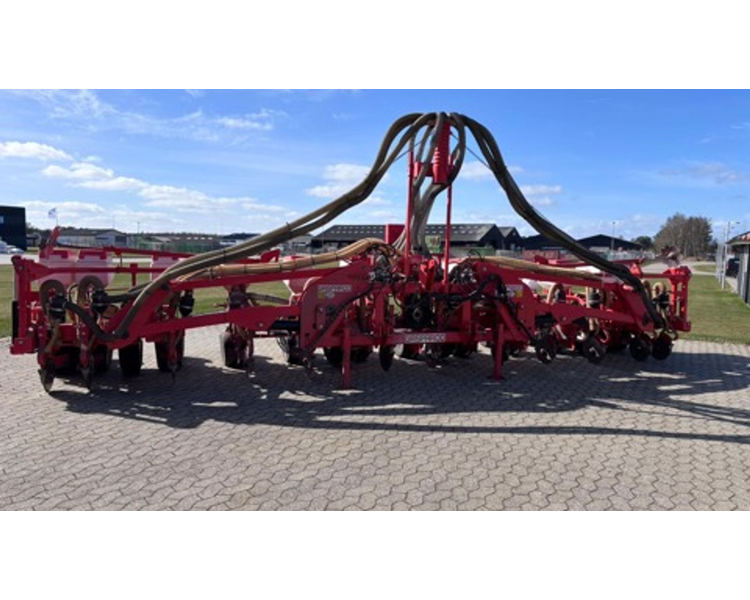 Maschio Gaspardo MANTA ISOTRONIC 12-75 XL inkl. Fabriksny fronttank