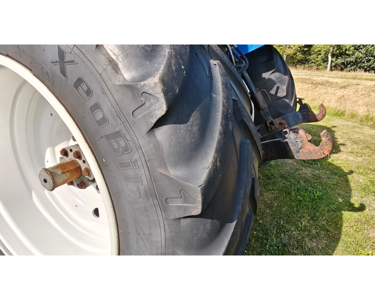 New Holland T7050 AUTO COMMAND
