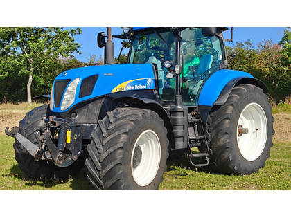 New Holland T7050 AUTO COMMAND