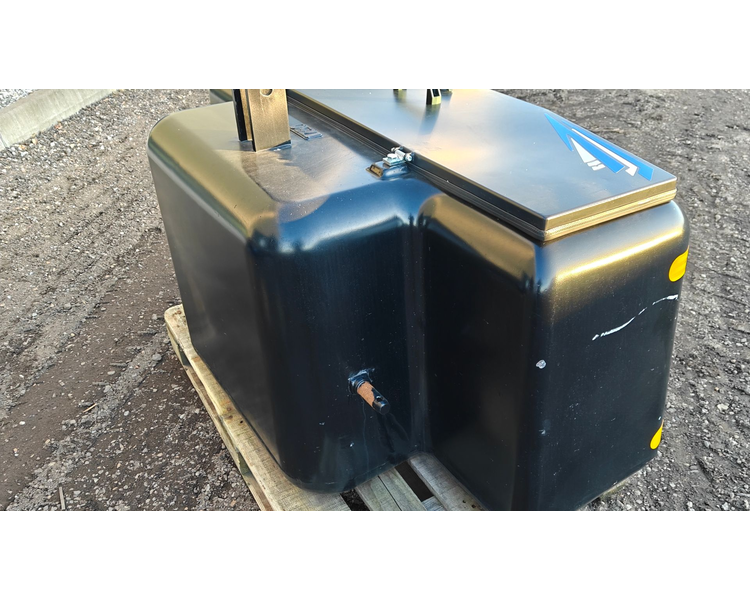 New Holland Frontvægt 1750 kg